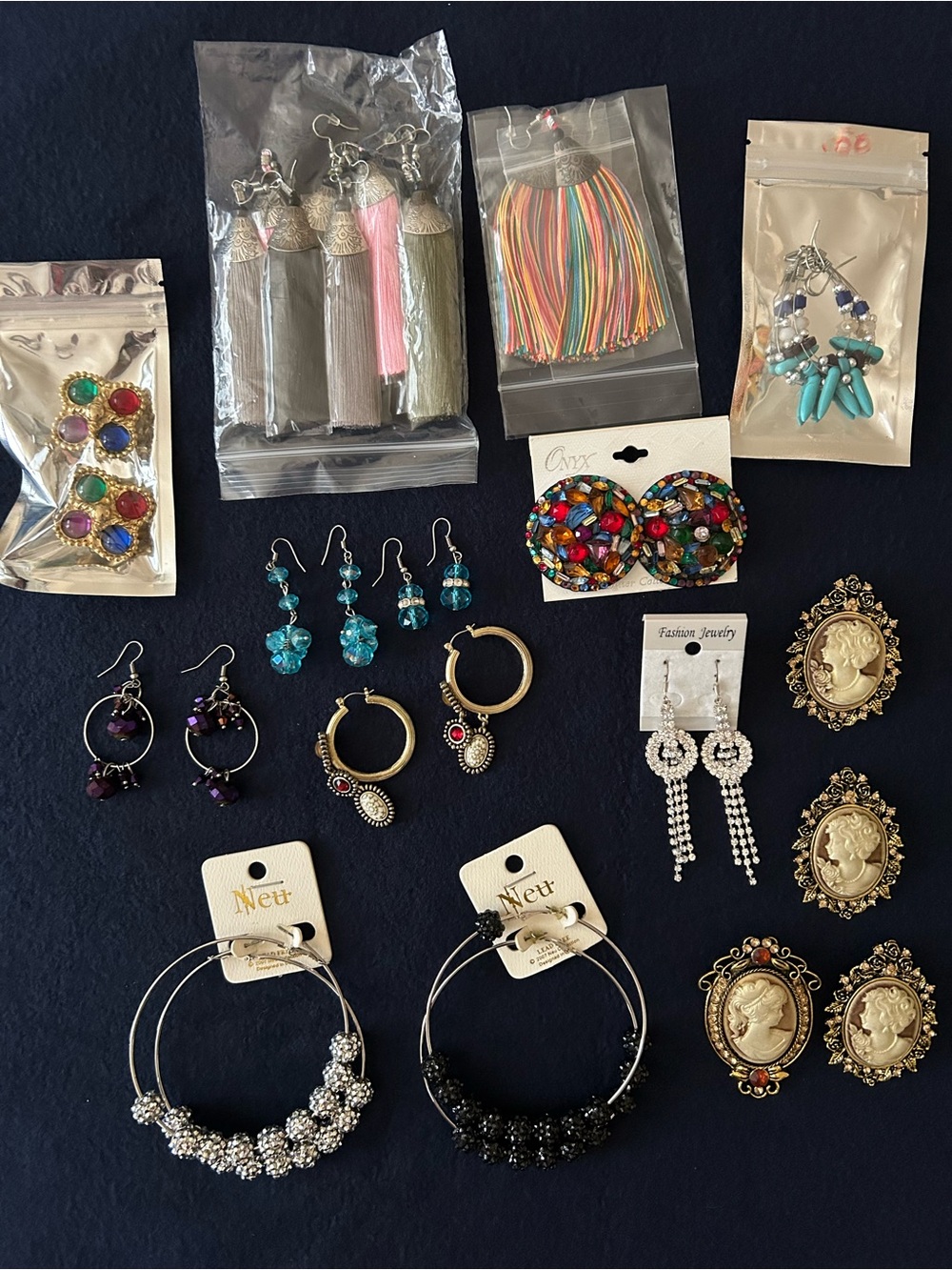 17 pieces Mixed Fashion Earrings Lot